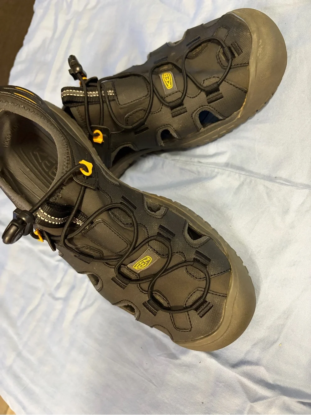 Keen Men’s Black Sandals with Yellow Accents Size 12